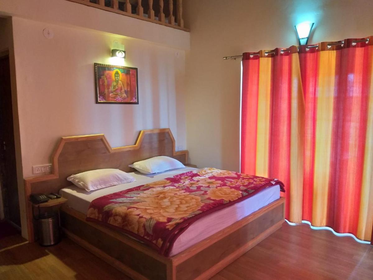 Elphinstone Inn Almora Exterior photo