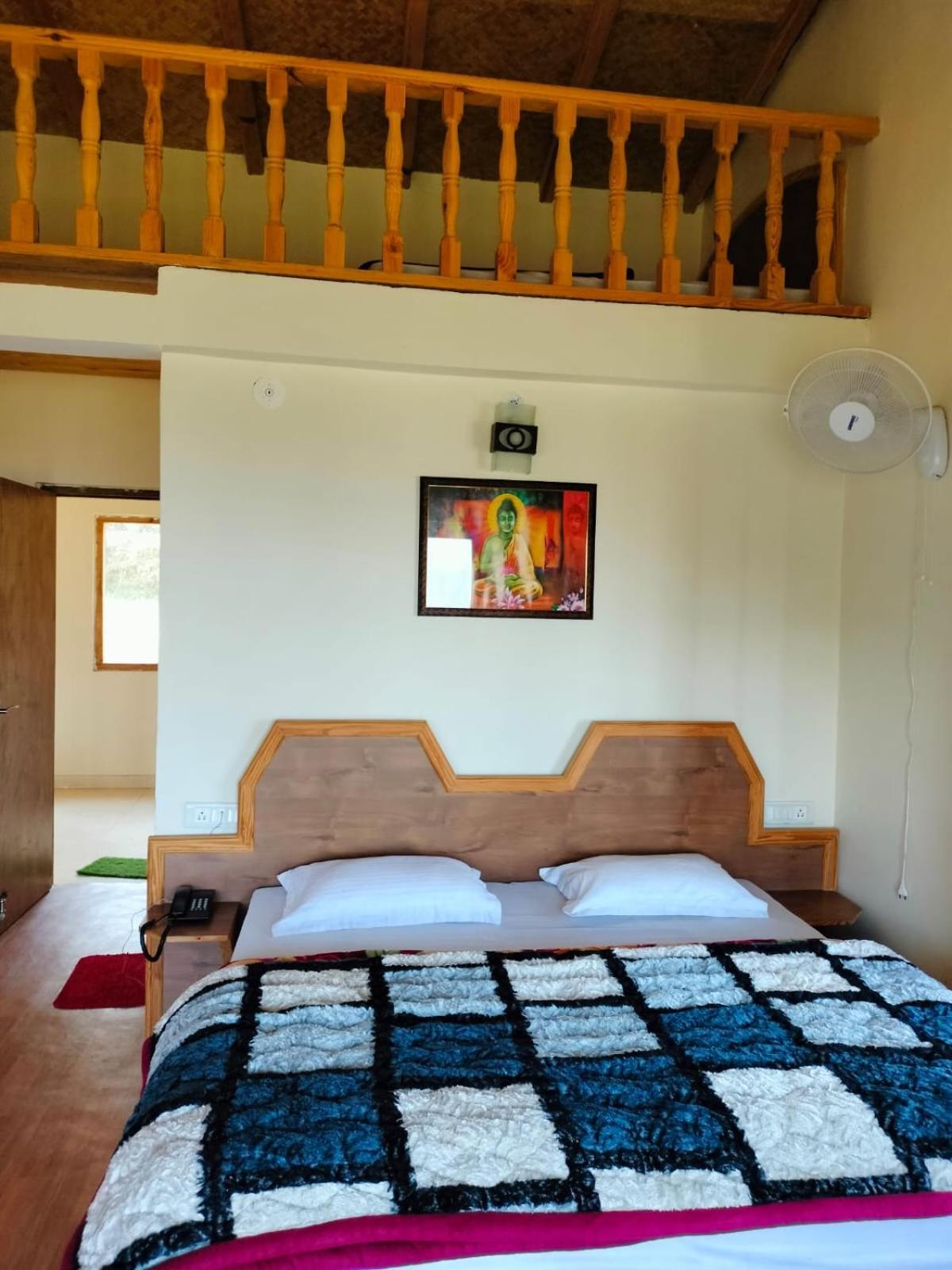 Elphinstone Inn Almora Exterior photo