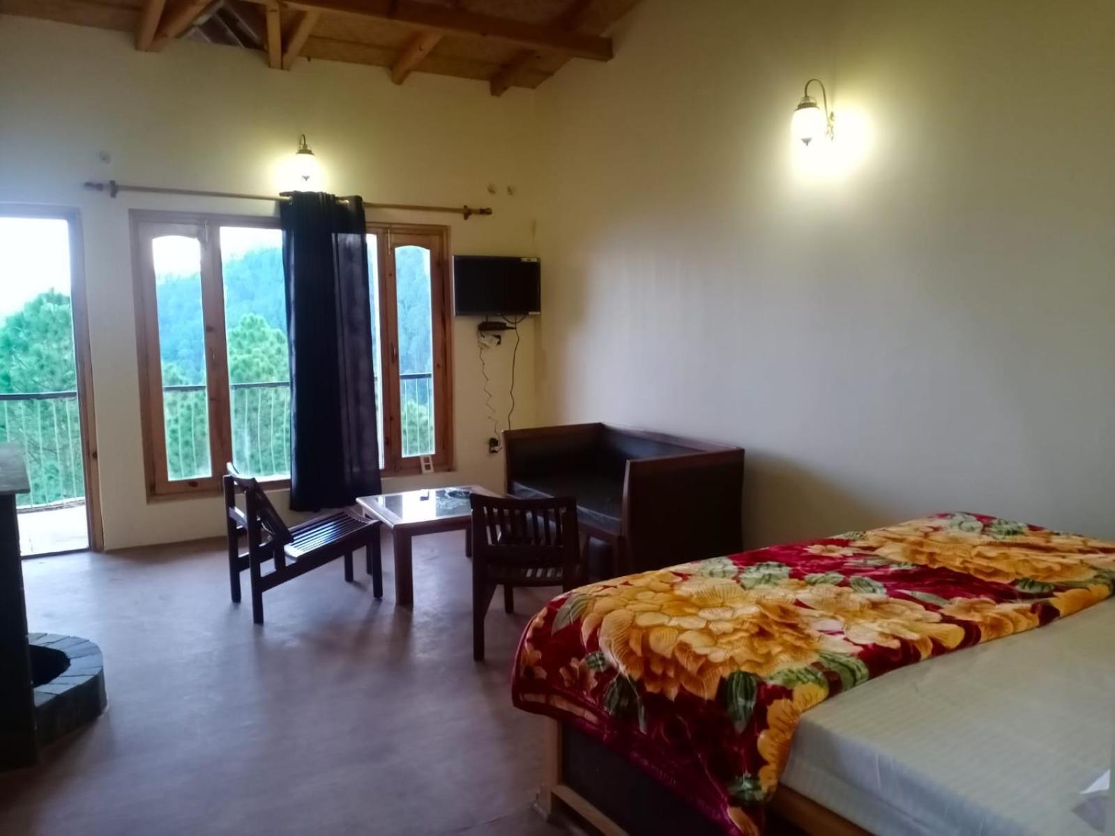 Elphinstone Inn Almora Exterior photo